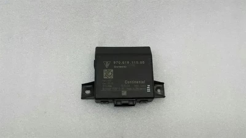 PORSCHE Porsche Panamera 970 Gateway Control Unit 97061811505 Gateway Module