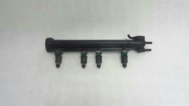 VW VW Golf 4 1.6 manufactured 1998 037906031AA 06A133317A injection strip injection nozzle