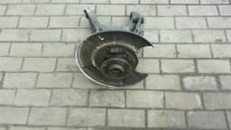 BMW BMW 5 Series E60 M5 Left Rear Hub 33322282959 wheel bearing housing rear left — thumbnail 1