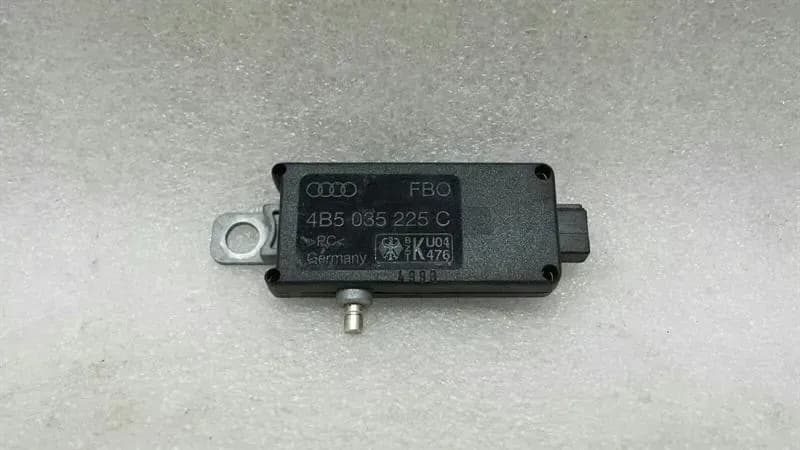 AUDI Audi S6 C5 Amplifier Antenna 4B5035225C Antenna Amplifier