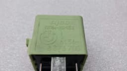 BMW BMW 7 series E66 facelift fuel pump relay 8373700 relay — thumbnail 4