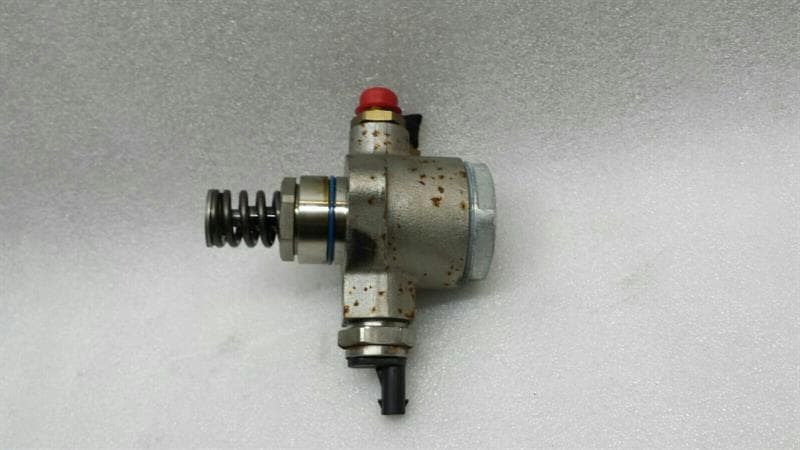 AUDI Audi RS5 8T Fuel Pump 079127025N High Pressure Fuel Pump CFS 4.2 V8