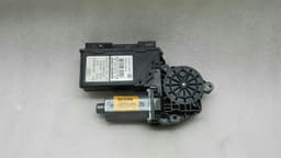 AUDI Audi RS4 8H B7 RHD Right Door Window Motor 8H2959802D Right Handlebar — thumbnail 4