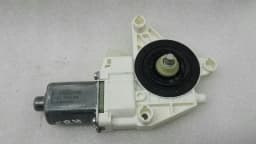 MERCEDES-BENZ Mercedes ML W166 FRH door window motor A1669060301 window regulator motor front RE — thumbnail 2