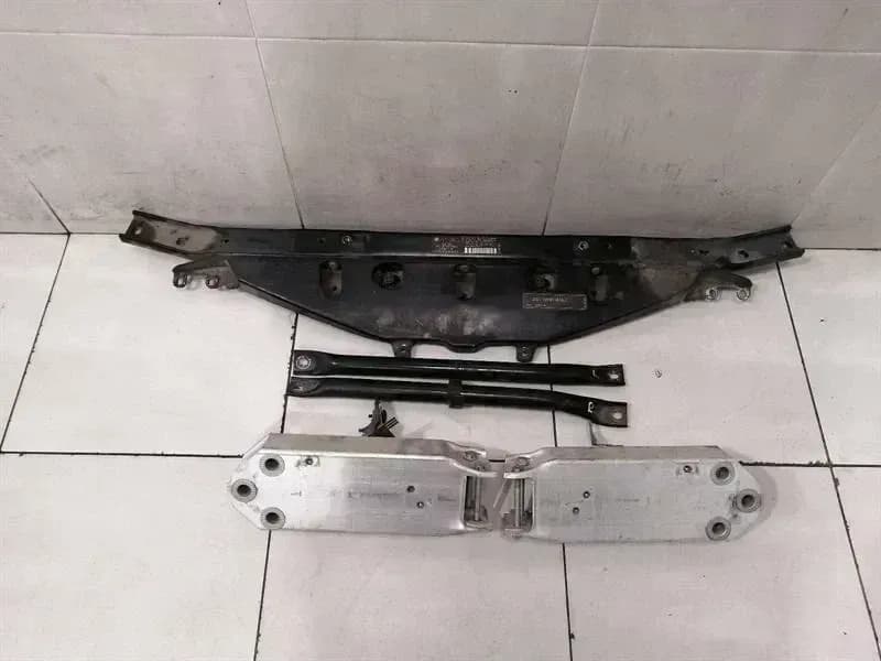 BMW BMW 5 Series F07 GT radiator support front panel 7188851 locksmith front mask