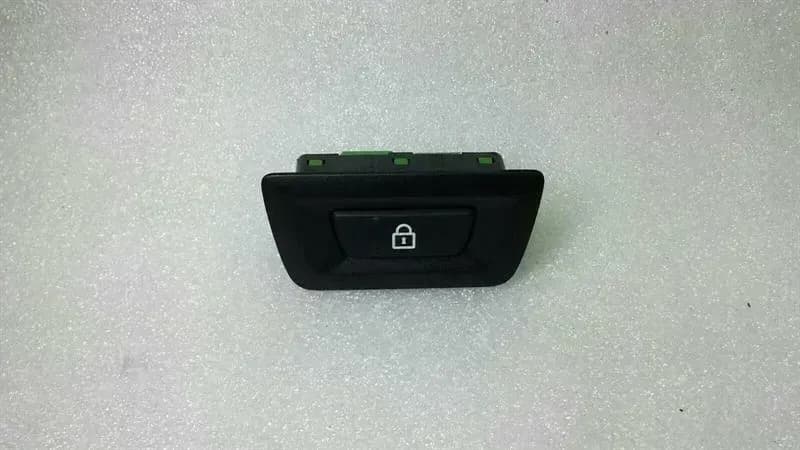 BMW BMW 5 Series F07 GT Switch Centerlock Central Locking 9162644 Boot Lock Switch