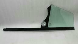 BMW BMW 5 Series F07 GT Right Rear 1/4 Glass 7197886 Door Glass 1/4 Rear Right — thumbnail 4
