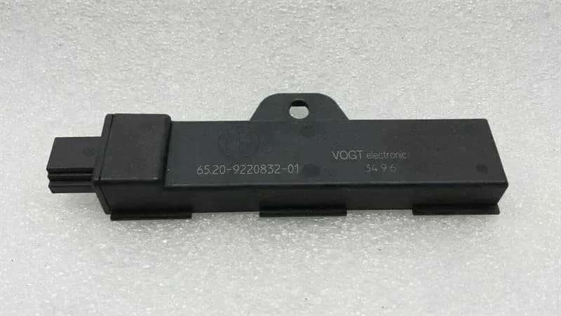 BMW 5 Series F07 GT Keyless Go Antenna 9220832 Keyless Go Antenna