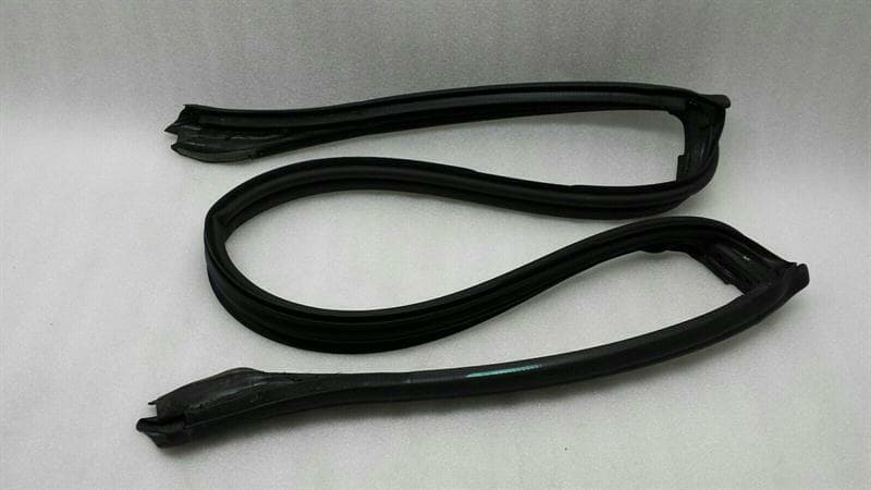 BMW BMW Z4 E85 E86 windshield seal 7023969 gasket windshield defective