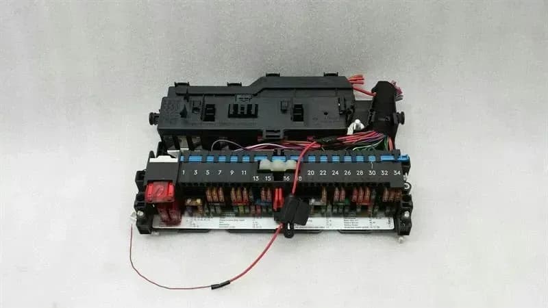 BMW BMW 3 Series E46 Fuse Box 8364542 Fuse Box