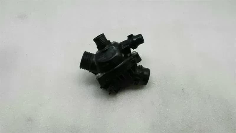 BMW BMW 5 Series E60 thermostat housing 7549476 thermostat housing 535i N54