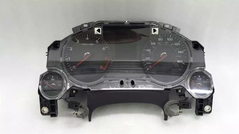 AUDI Audi A8 8e rhd Instrument Cluster 4E0920950C MPH UK 4.2 V8