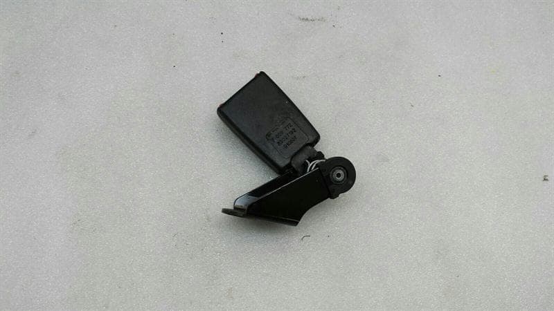 BMW BMW 5 Series E60 belt buckle belt rear right 7059772 rear right belt buckle