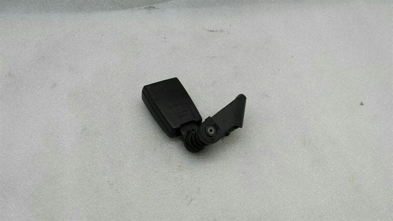 BMW BMW 5 Series E60 belt buckle belt rear left 7059771 rear left belt buckle