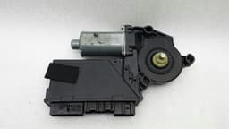 AUDI Audi A8 8E RHD door window engine 4E2959801 right hand drive — thumbnail 7