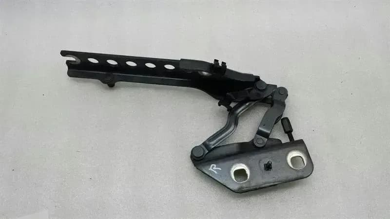Audi A8 8E Bonnet Hinge RHS 4E0823302E Bonnet Hinge Right