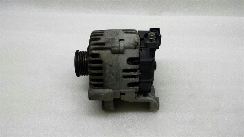 BMW 2005 BMW 1 Series E87 E90 E91 E93 Alternator 7799180 LICHTMASCHINE