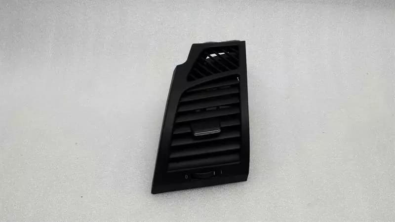 BMW BMW 1 Series E87 RHD Left Air Vent 7059187 right handlebar