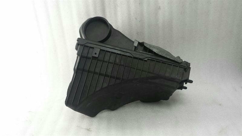 VW Volkswagen Touareg Left Airbox 7L6128607J Left Air Filter Box