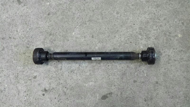 VW 2005 Volkswagen Touareg Propshaft 7L6521101C Propshaft