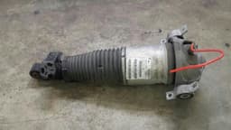 VW VW Touareg 7L left hydragas unit rear 7L6512021AG air suspension strut left rear — thumbnail 2