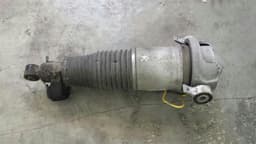 VW VW TOUAREG 7L right hydragas unit rear 7L6512022E air strut right rear — thumbnail 4