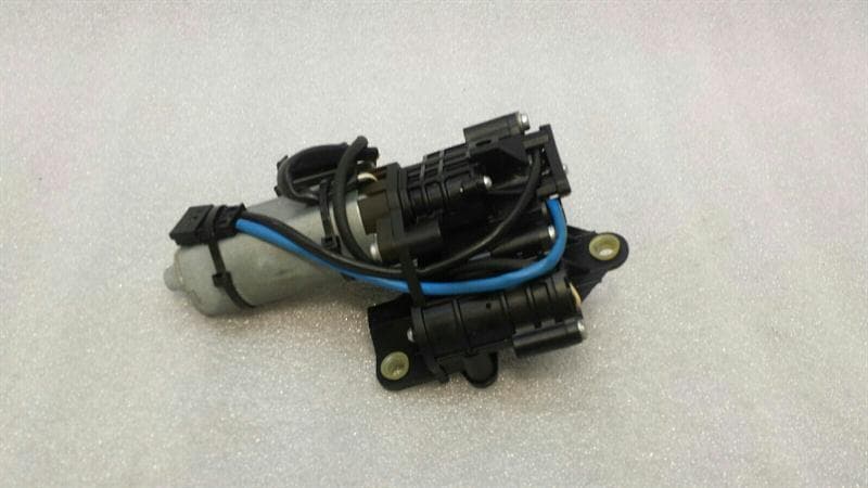 BMW BMW 6 Series E63 E64 M6 Steering Column Engine 67646956696 Steering Column Engine