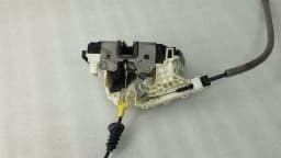 MERCEDES-BENZ Mercedes C Class Door Lock Front Right A2047202435 Door Lock Front Right — thumbnail 7