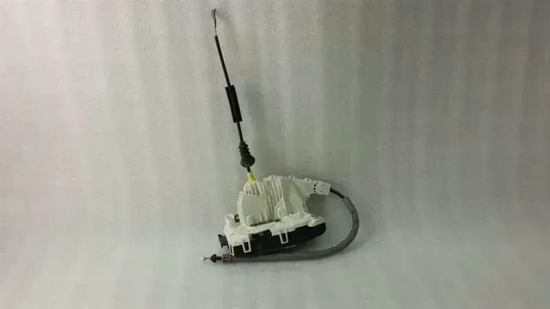 Mercedes C Class Door Lock Front Right A2047202435 Door Lock Front Right