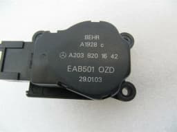 MERCEDES-BENZ Mercedes E Class W211 Vent Flap Engine A2038201642 Servo Motor — thumbnail 3