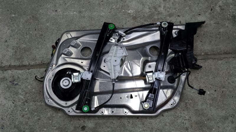 MERCEDES C Class W204 Fensterheber Vorne Links A2127201579 Window Regulator