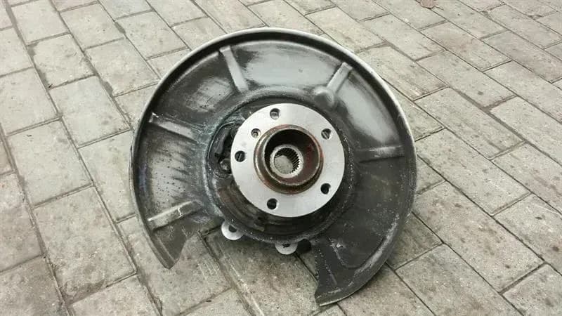 BMW BMW 7 series Unknown Right Rear Hub 33326775080 Wheel Bearing Housing Rear Right