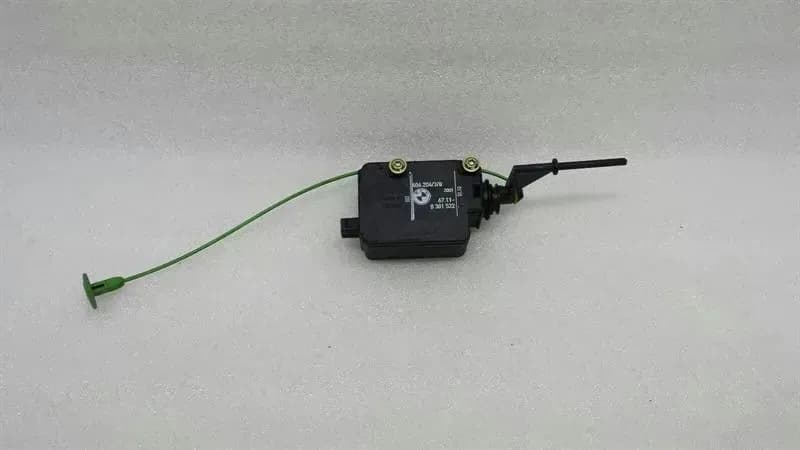 BMW BMW 7 series E65 Fuel Cap Actuator 8381522 Fuel Flap Actuator