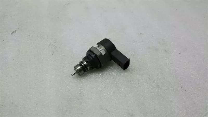 BMW BMW 5 Series E61 E60 Fuel Pressure Sensor 0281002738 Pressure Sensor 3.0D