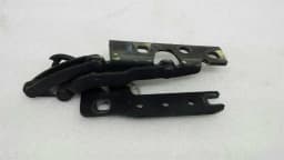 BMW BMW 7 Series E65 Bonnet Hinge RHS 8240334 Hood Hinge Right — thumbnail 3