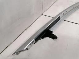 TESLA Tesla Model S 90D Left Body Moulding 1039307-00-A Chrome Strip Left — thumbnail 3