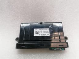 TESLA Tesla Model S 90D Electronic Module 1007618-00-E Control Unit Parking Brake — thumbnail 1