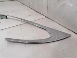 TESLA Tesla Model S 90D Left Body Moulding 1039307-00-A Chrome Strip Left — thumbnail 2
