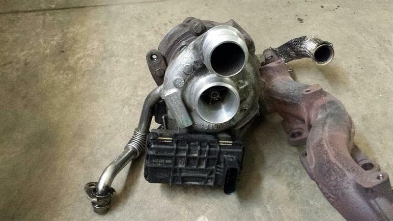 JAGUAR JAGUAR XJ X350 Turbocharger Right C2C38924 Right Turbo Charger 2.7D 6R8Q-6K682-AA