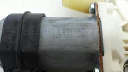 BMW BMW 5 Series E60 Door Window Engine 6981142 Power Window Motor — thumbnail 3