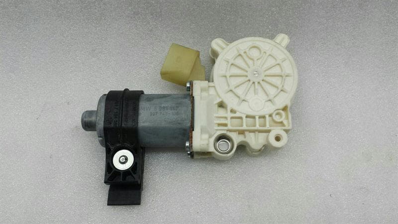 BMW BMW 5 Series E60 Door Window Engine 6981142 Power Window Motor