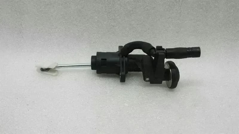 AUDI Audi A4 8K RHD Clutch Master Cylinder 8E2721401AC Right Hand Drive
