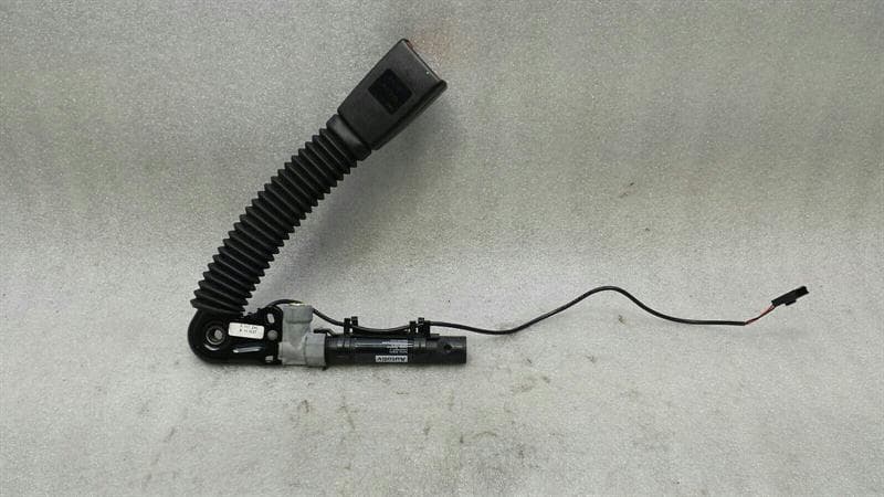 BMW BMW 5 Series E60 Right Front Seatbelt Tensioner 9117240 Front Seat Belt Tensioner RE