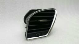 AUDI Audi A5 S5 8T RHD Left Dashboard Air Vent 8T2820901A Right Hand Drive — thumbnail 2
