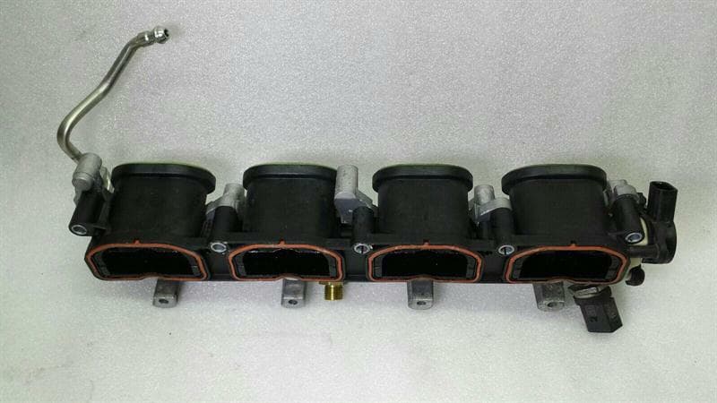 AUDI Audi RS5 8T suction bridge intake bridge right 70372609 intake manifest right V8