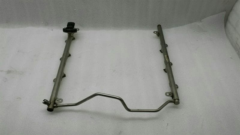 MERCEDES-BENZ Mercedes E Class E63 AMG M156 CL63 injection strip pipe A1560701695 fuel rail