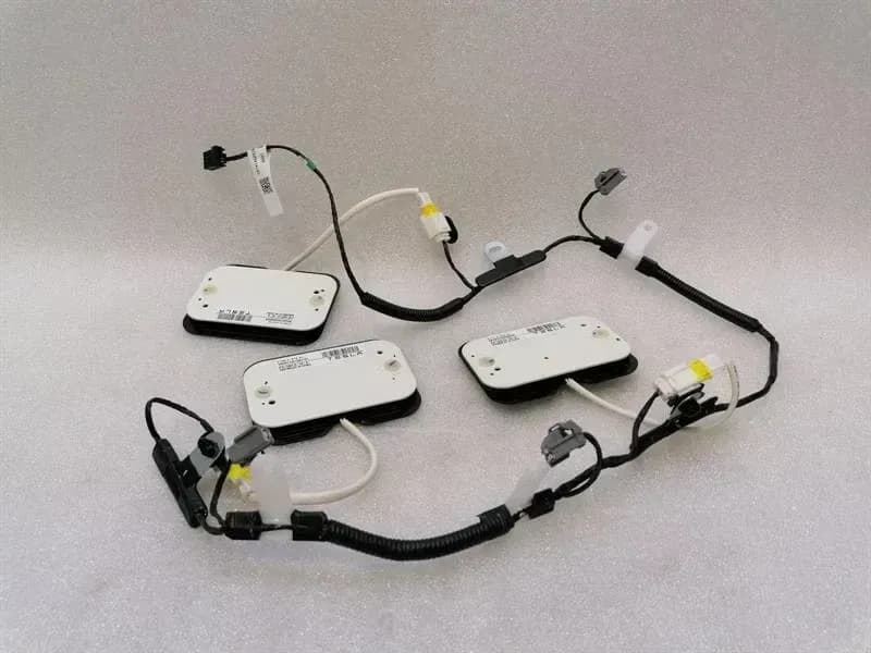 TESLA TESLA MODEL S 90D 1005778-00-B Rear Seat Occupancy Sensor Set Rear Seat Sensor