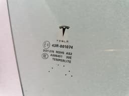 TESLA Tesla Model S 90D Right Front Door Glass 6006647-00-E Front Right Door Glass — thumbnail 2