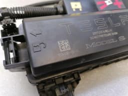 TESLA Tesla Model S 90D Fuse Box 1034405-00-E Fuse Box — thumbnail 2