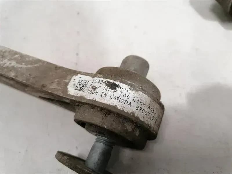 Tesla Model S 90D Left Rear Hub 1042506-00-B Wheel Bearing Housing Rear Left